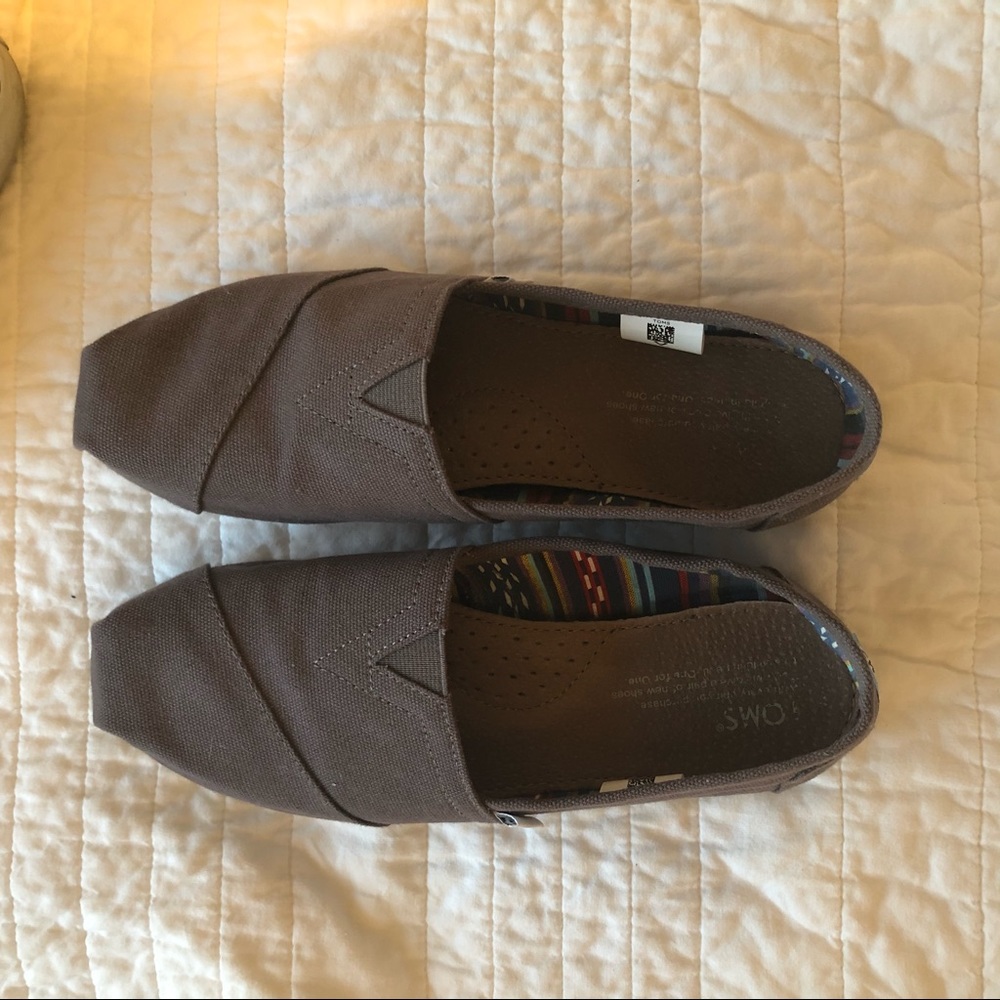 Women’s toms
